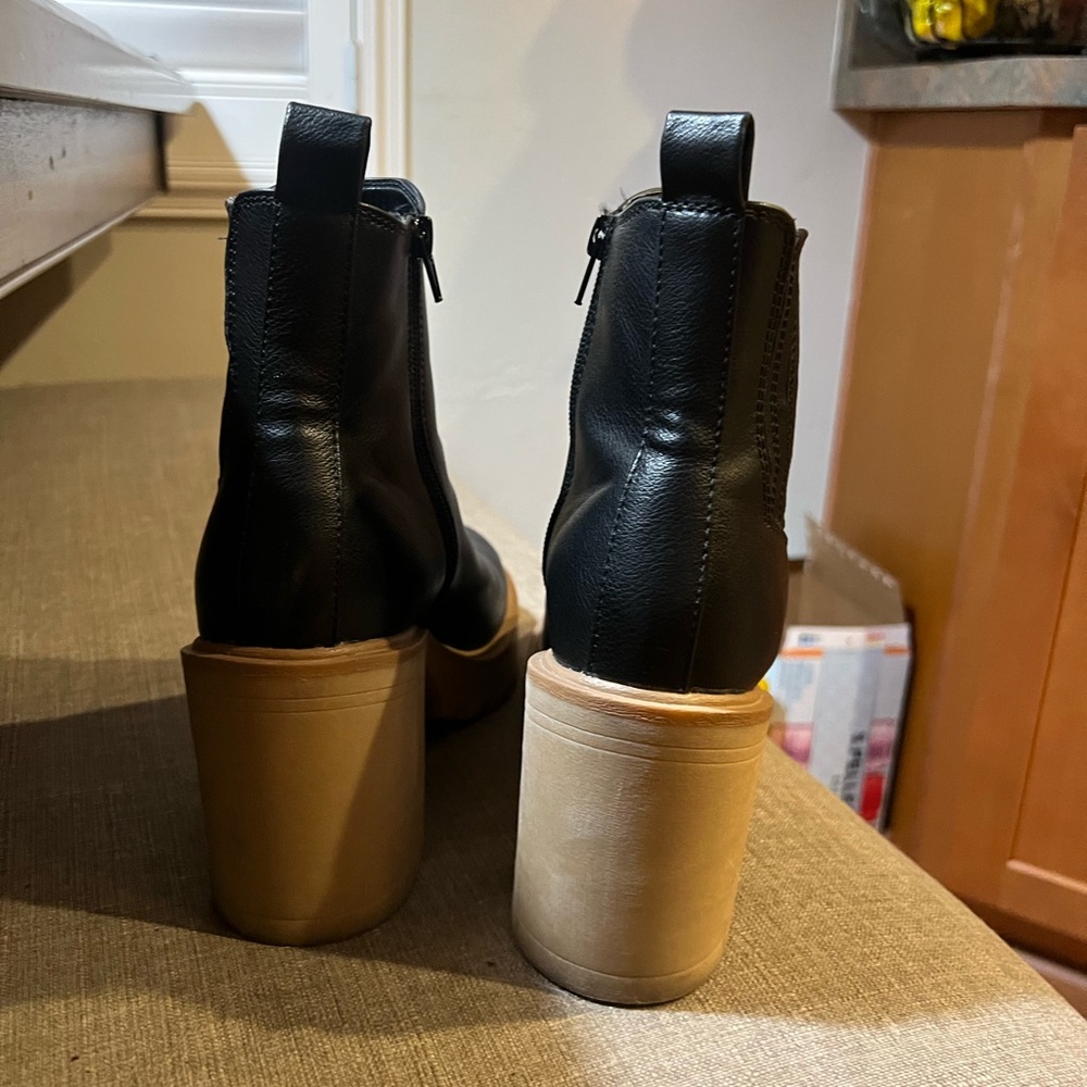 Dolce Vita Caster H2o Booties! - image 5